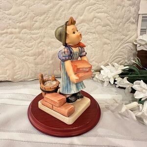 Hummel Goebel RARE Vintage  "THE BUILDER" Boy Working Hard to‎ Build A wall